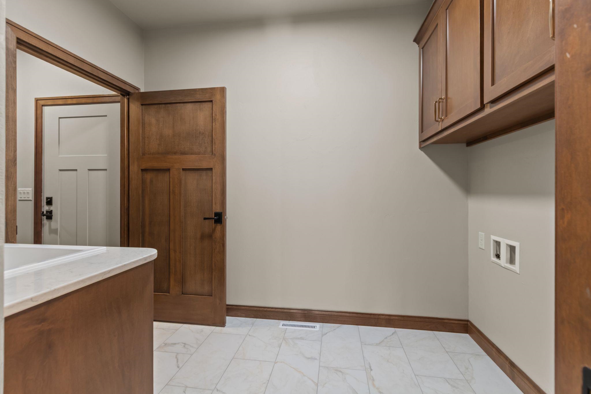 Neenah, Wisconsin, 54956, United States, 2 Bedrooms Bedrooms, ,2 BathroomsBathrooms,Residential,For Sale,2029960
