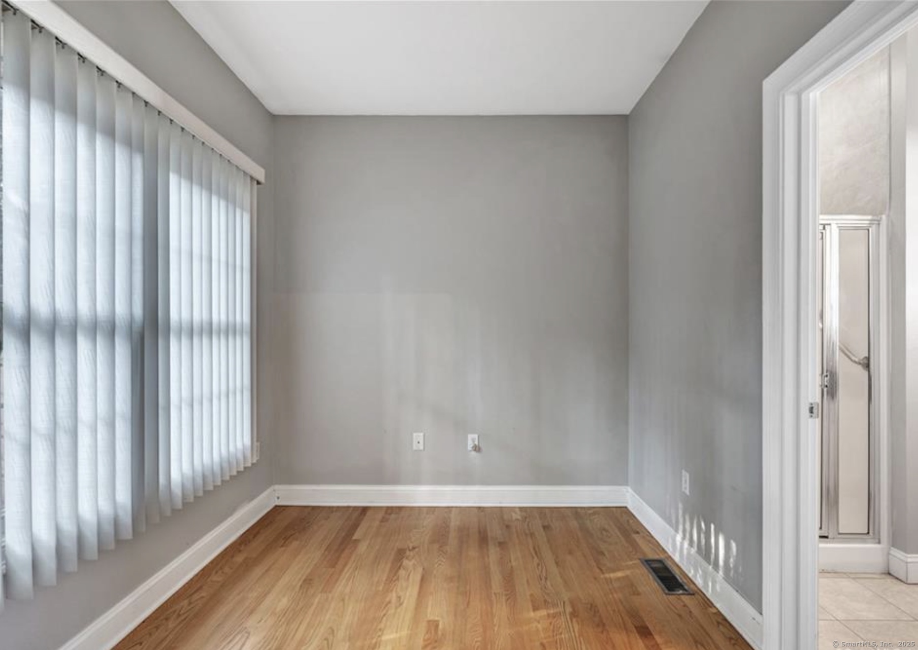 Stratford, Connecticut, 06614, United States, 5 Bedrooms Bedrooms, ,4 BathroomsBathrooms,Residential,For Sale,1896589