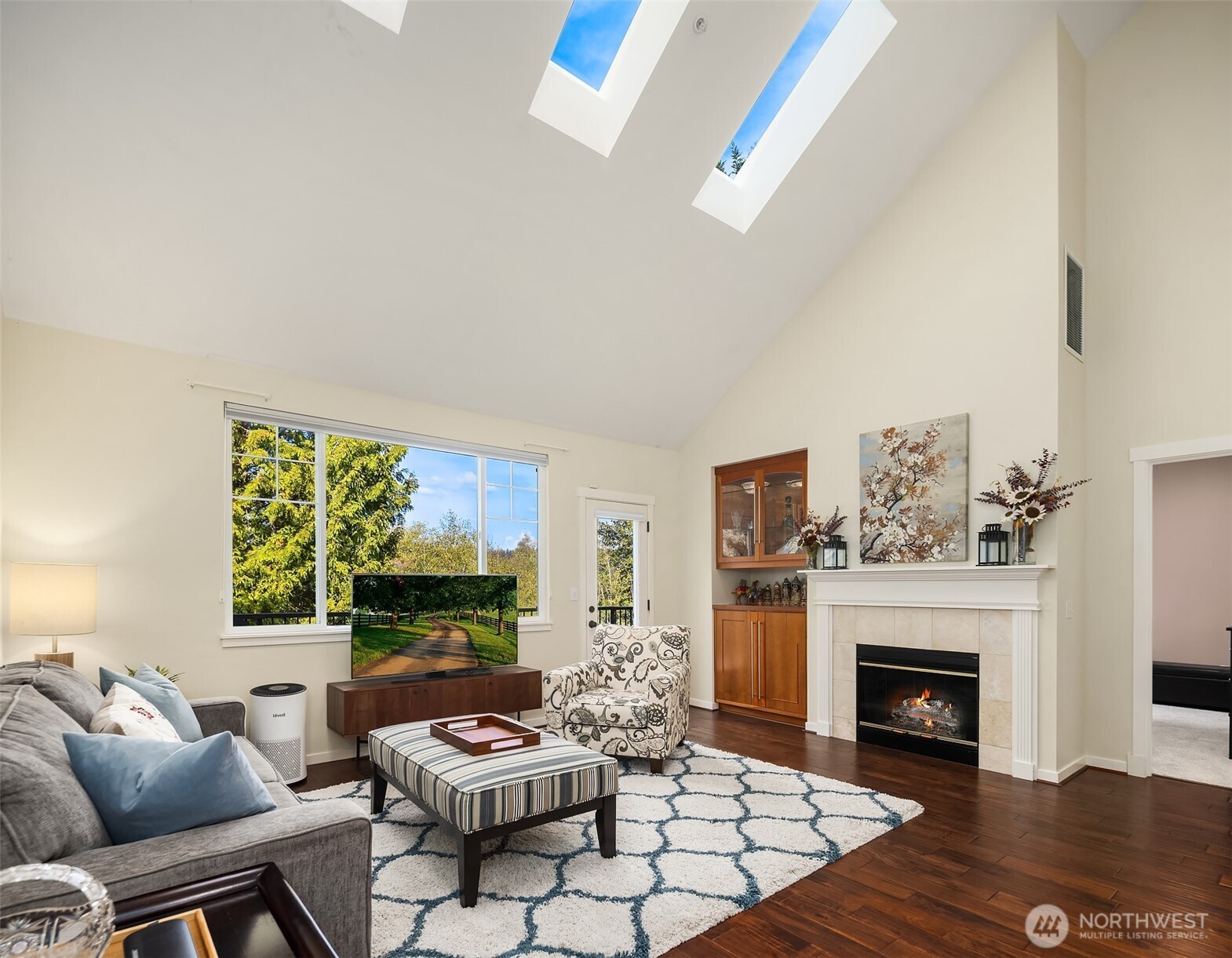 Woodinville, Washington, 98072, United States, 3 Bedrooms Bedrooms, ,3 BathroomsBathrooms,Residential,For Sale,1948007