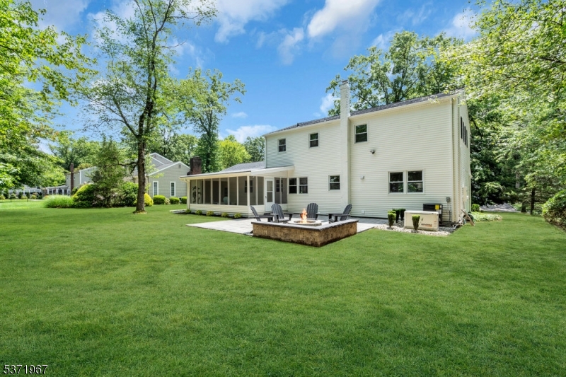 Berkeley Heights Twp., New Jersey, 07922, United States, 5 Bedrooms Bedrooms, ,3 BathroomsBathrooms,Residential,For Sale,1927400