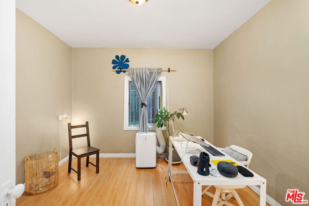827 Lucile Ave, Los Angeles, California, 90026, United States, 6 Bedrooms Bedrooms, ,Residential,For Sale,827 Lucile Ave,1626659