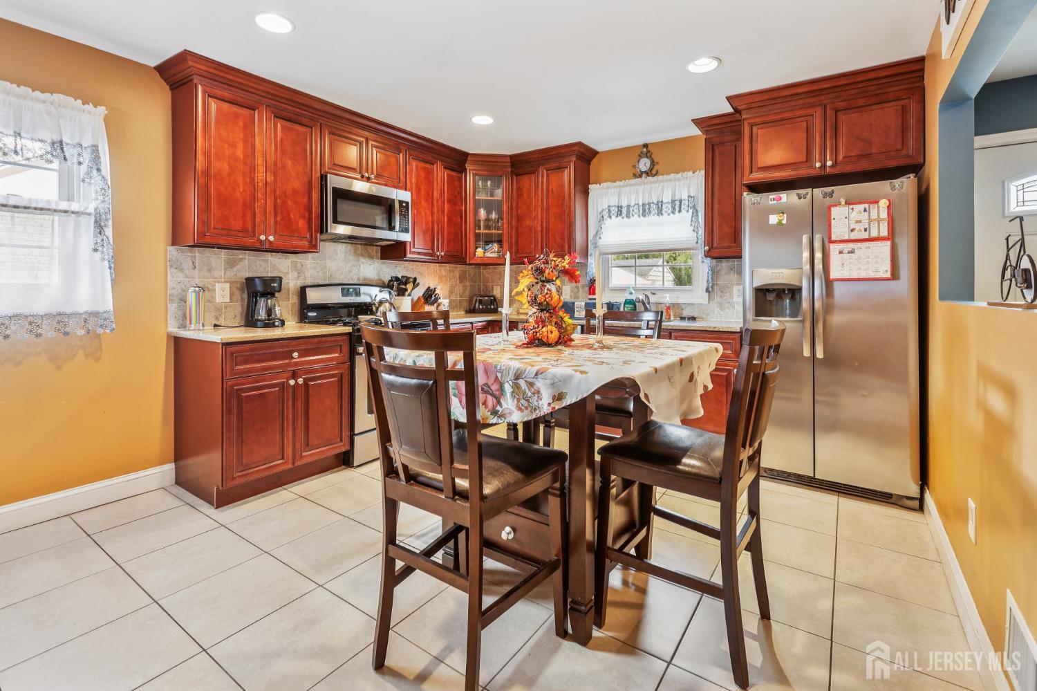 Woodbridge Proper, New Jersey, 07095, United States, 3 Bedrooms Bedrooms, ,2 BathroomsBathrooms,Residential,For Sale,1969117