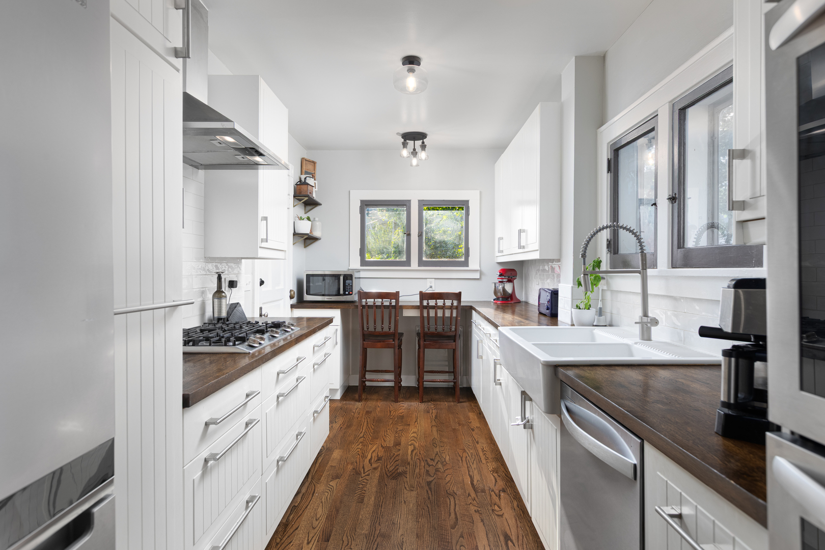 Naperville, Illinois, 60540, United States, 4 Bedrooms Bedrooms, ,3 BathroomsBathrooms,Residential,For Sale,1989489