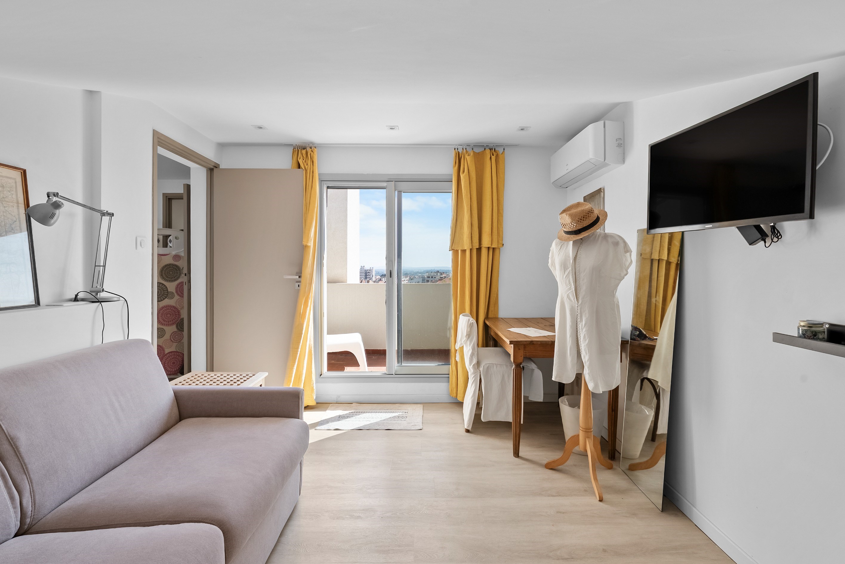  Hyères, Town Centre – Top-Floor Duplex Apartment with Terraces - 物件實景