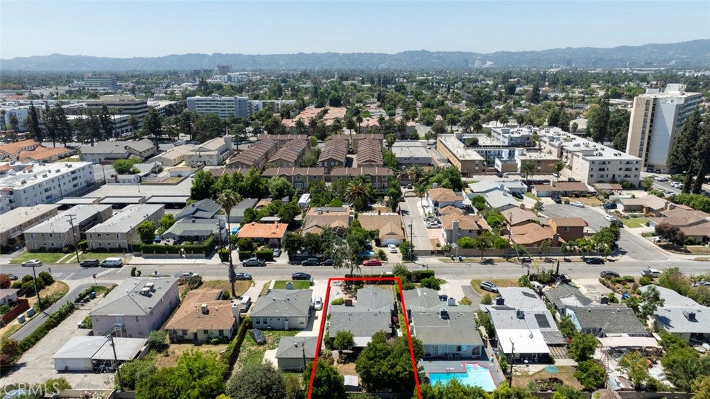 Van Nuys, California, 91405, United States, 2 Bedrooms Bedrooms, ,2 BathroomsBathrooms,Residential,For Sale,1993356