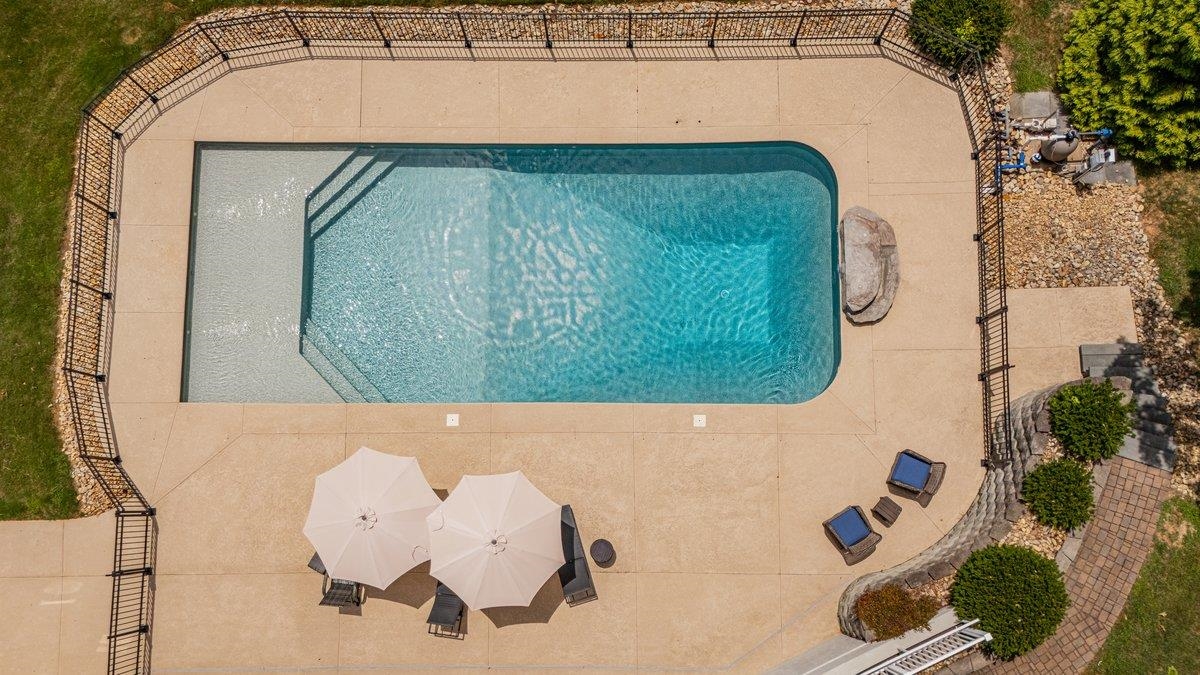 Landrum, South Carolina, 29356, United States, 5 Bedrooms Bedrooms, ,4 BathroomsBathrooms,Residential,For Sale,1990199