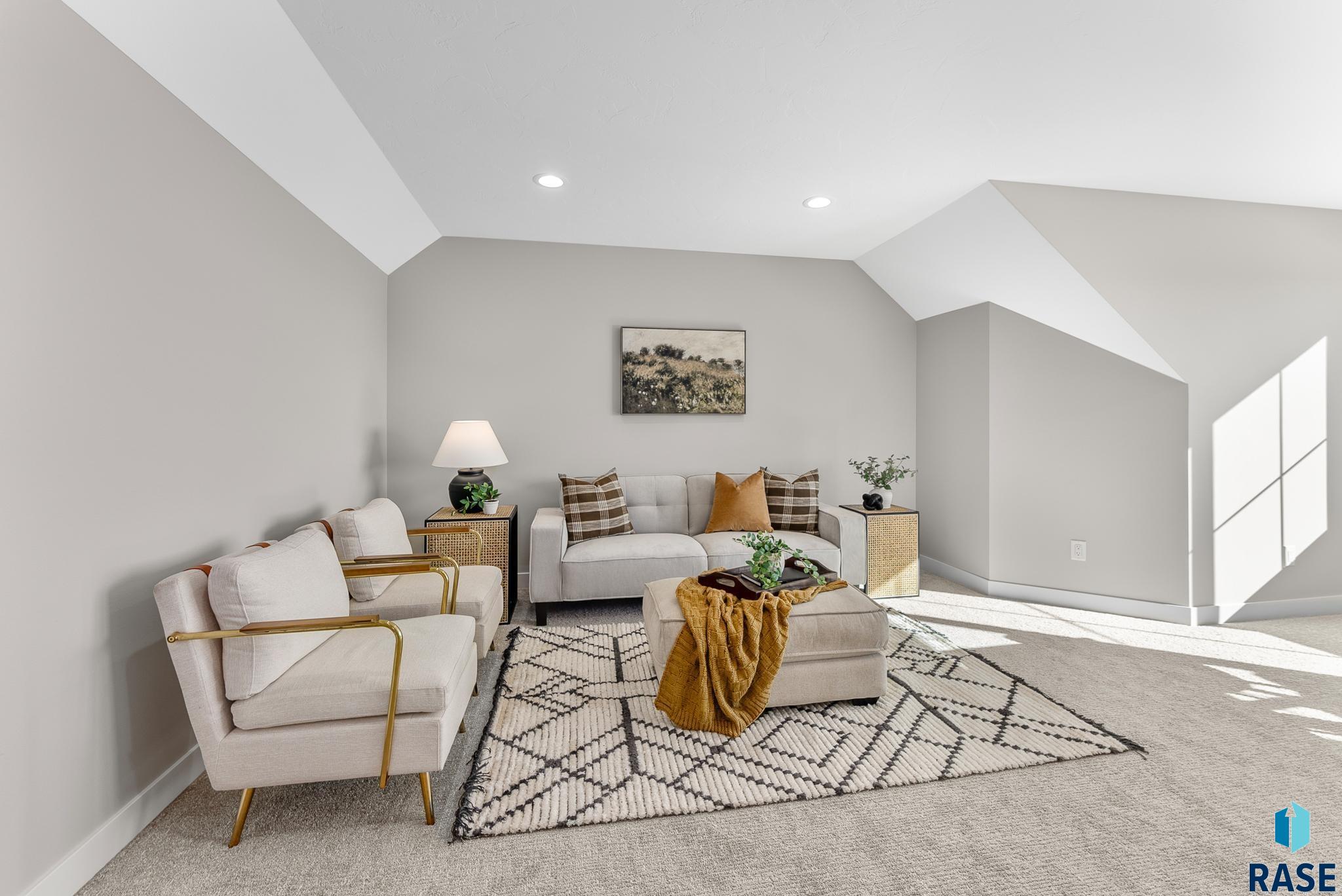 Sioux Falls, South Dakota, 57110, United States, 4 Bedrooms Bedrooms, ,3 BathroomsBathrooms,Residential,For Sale,2005284