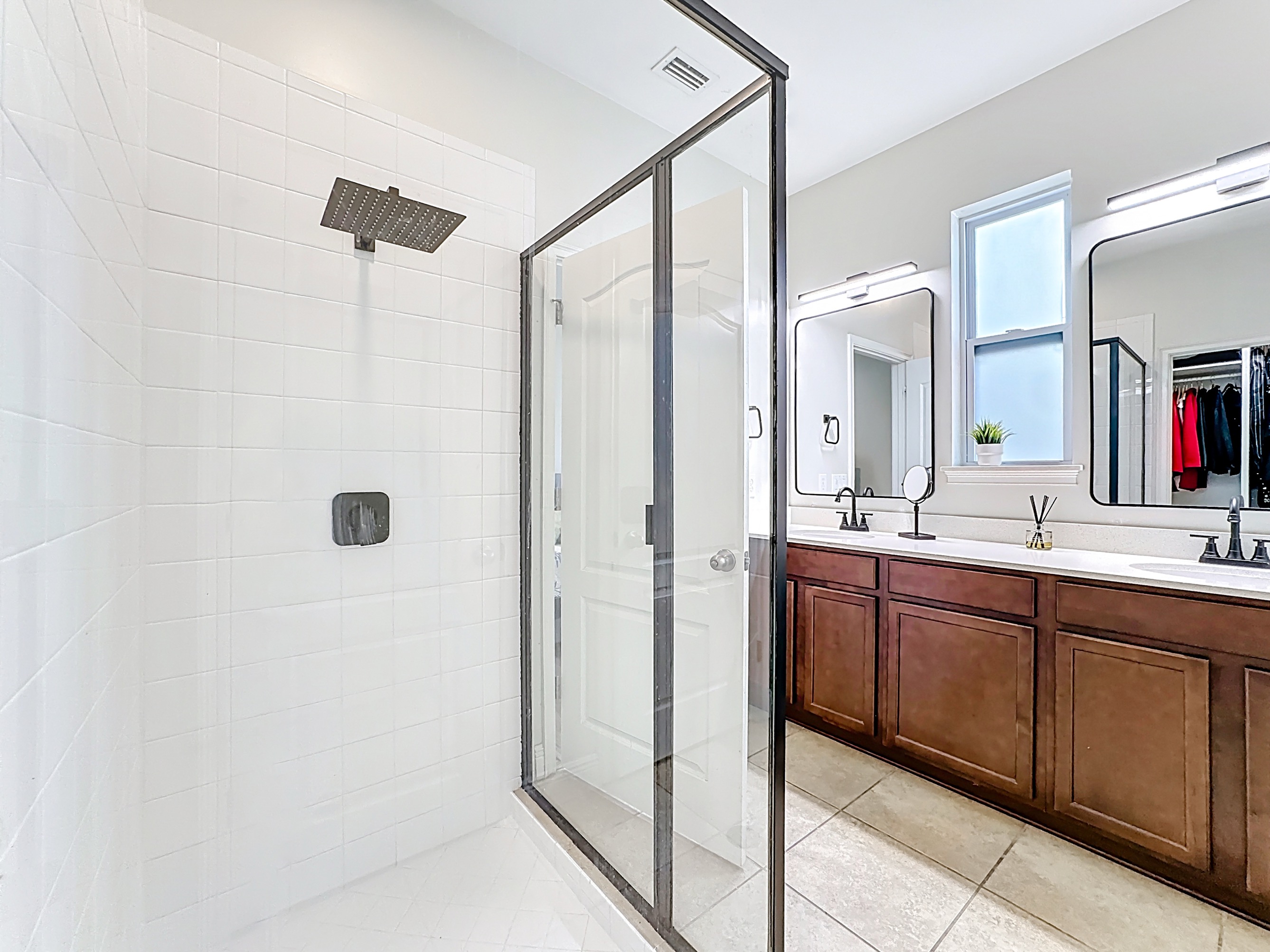 Winter Garden, Florida, 34787, United States, 5 Bedrooms Bedrooms, ,4 BathroomsBathrooms,Residential,For Sale,2010379