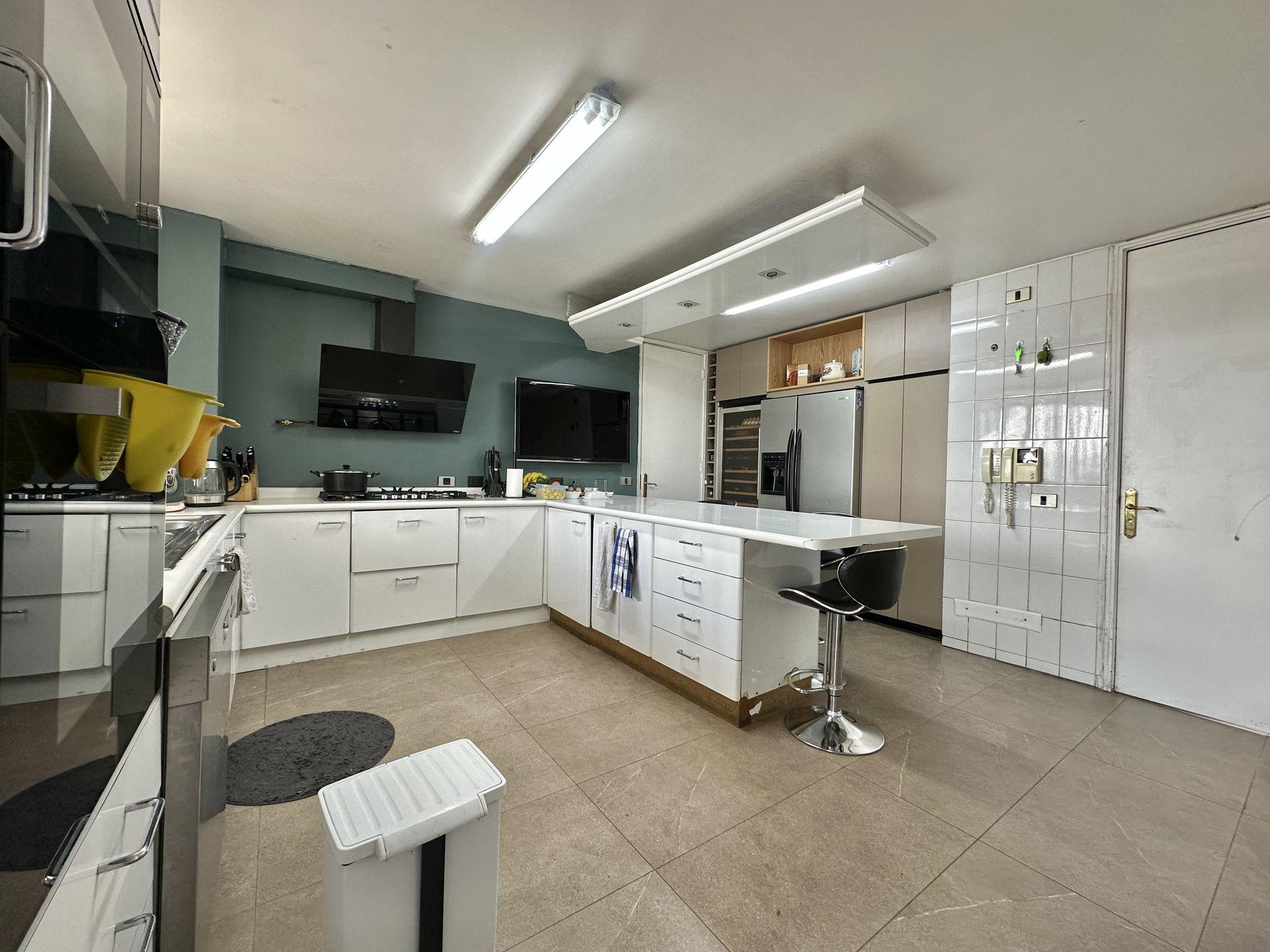 Vitacura, Chile, 3 Bedrooms Bedrooms, ,3 BathroomsBathrooms,Residential,For Sale,1911226