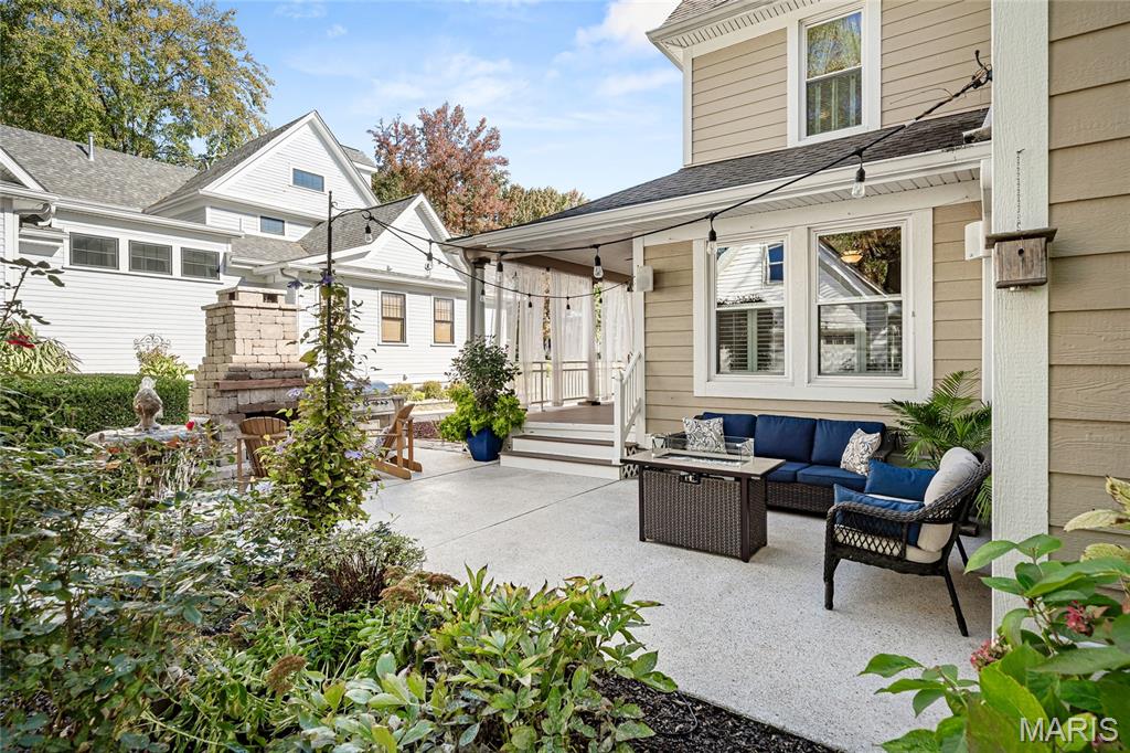 Kirkwood, Missouri, 63122, United States, 4 Bedrooms Bedrooms, ,4 BathroomsBathrooms,Residential,For Sale,1986224