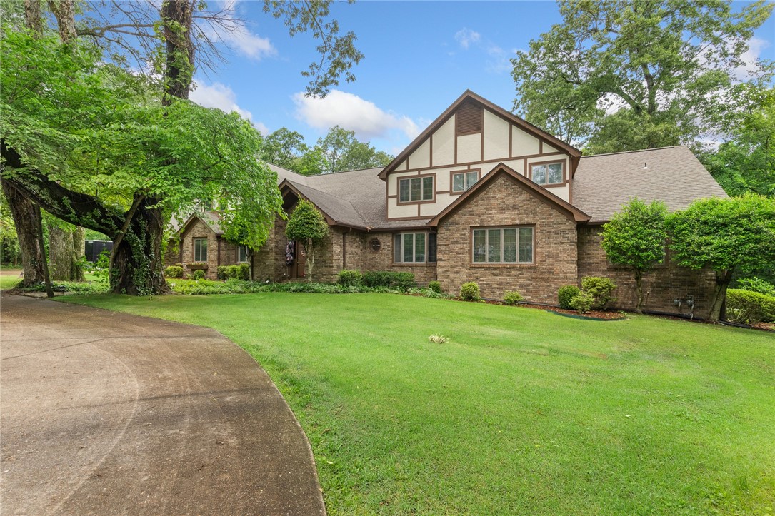 Harrison, Arkansas, 72601, United States, 7 Bedrooms Bedrooms, ,5 BathroomsBathrooms,Residential,For Sale,1850166