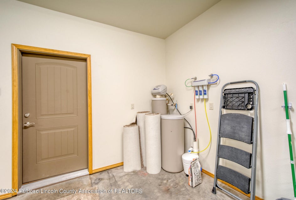 Ruidoso, New Mexico, 88345, United States, 4 Bedrooms Bedrooms, ,4 BathroomsBathrooms,Residential,For Sale,1921687