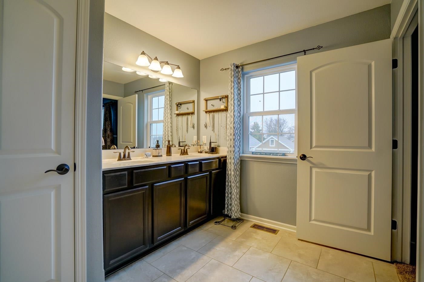 Fort Atkinson, Wisconsin, 53538, United States, 3 Bedrooms Bedrooms, ,4 BathroomsBathrooms,Residential,For Sale,1977213