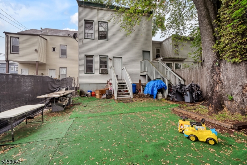 Paterson City, New Jersey, 07522, United States, 8 Bedrooms Bedrooms, ,3 BathroomsBathrooms,Residential,For Sale,1805304