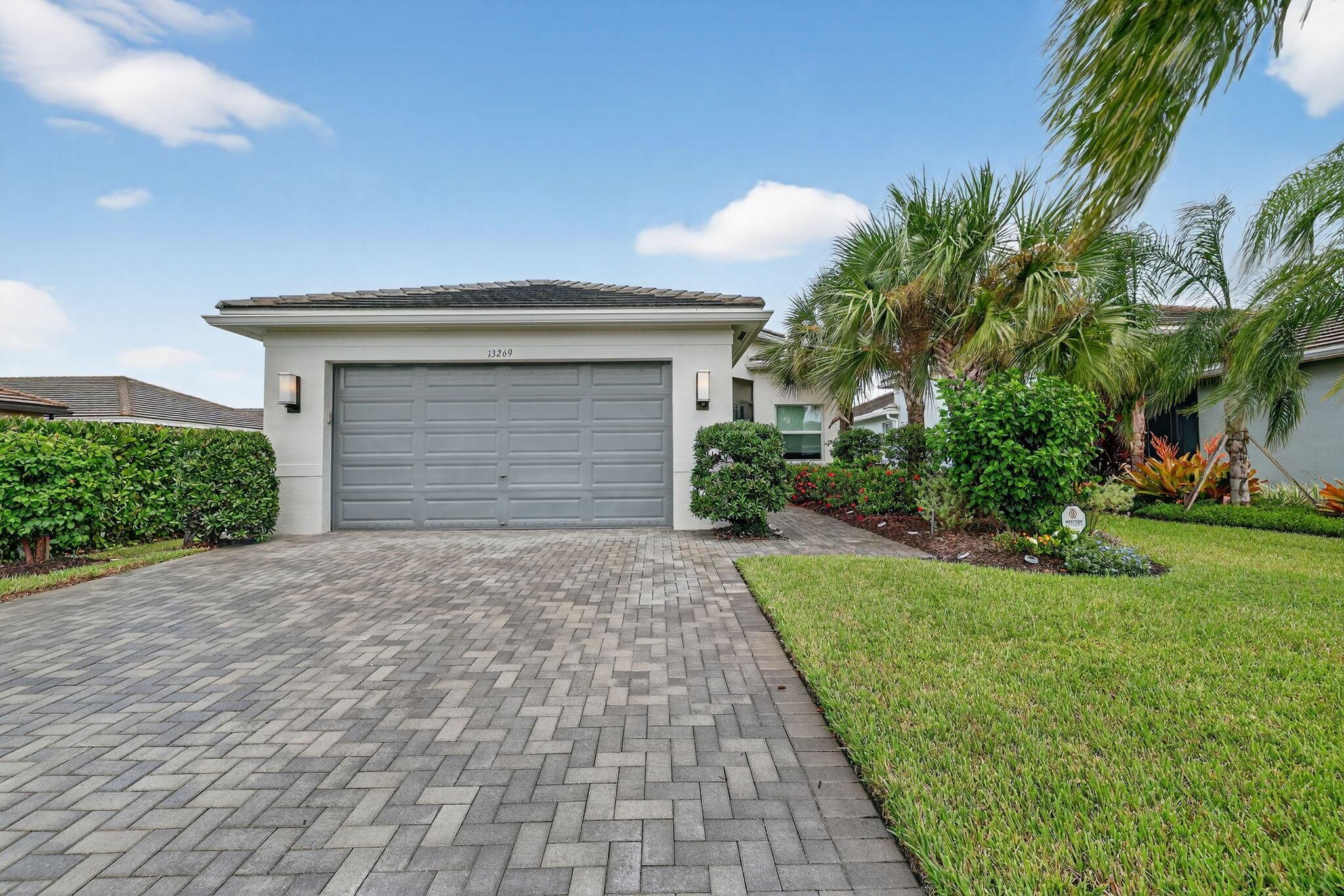 Port St Lucie, Florida, 34987, United States, 2 Bedrooms Bedrooms, ,2 BathroomsBathrooms,Residential,For Sale,1979461