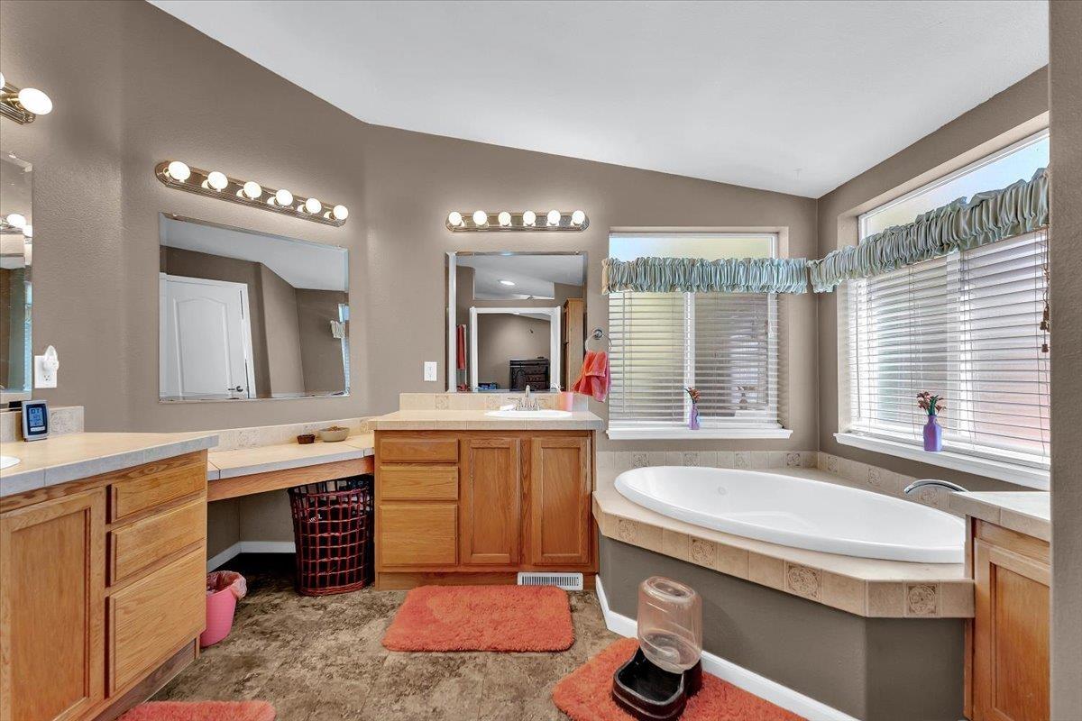 Gerber, California, 96035, United States, 4 Bedrooms Bedrooms, ,3 BathroomsBathrooms,Residential,For Sale,1927248