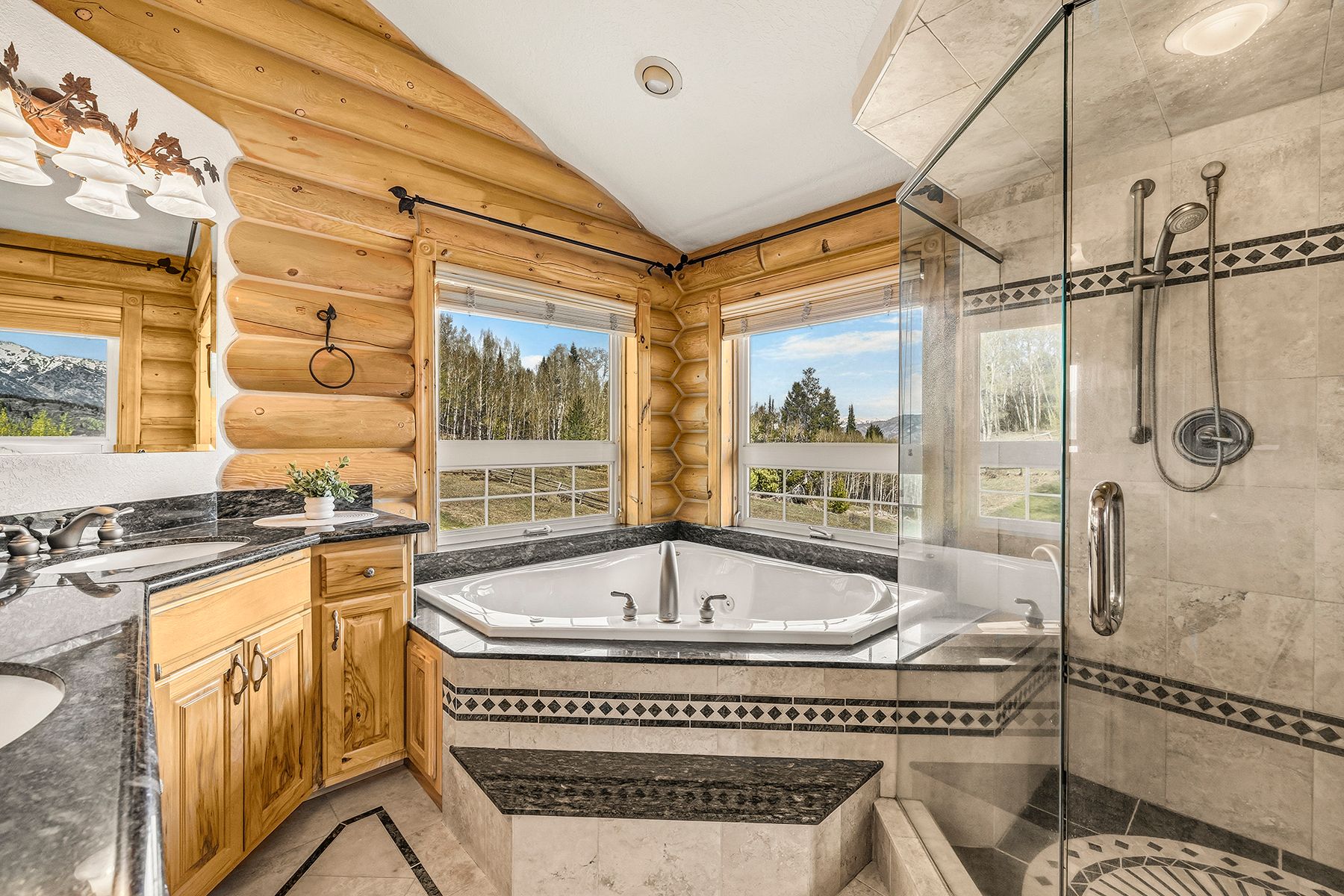  where  the mountains meet mccoy - 物件實景