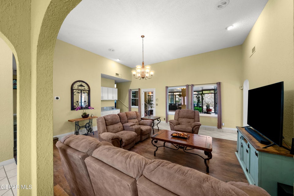 El Paso, Texas, 79912, United States, 4 Bedrooms Bedrooms, ,2 BathroomsBathrooms,Residential,For Sale,1921658