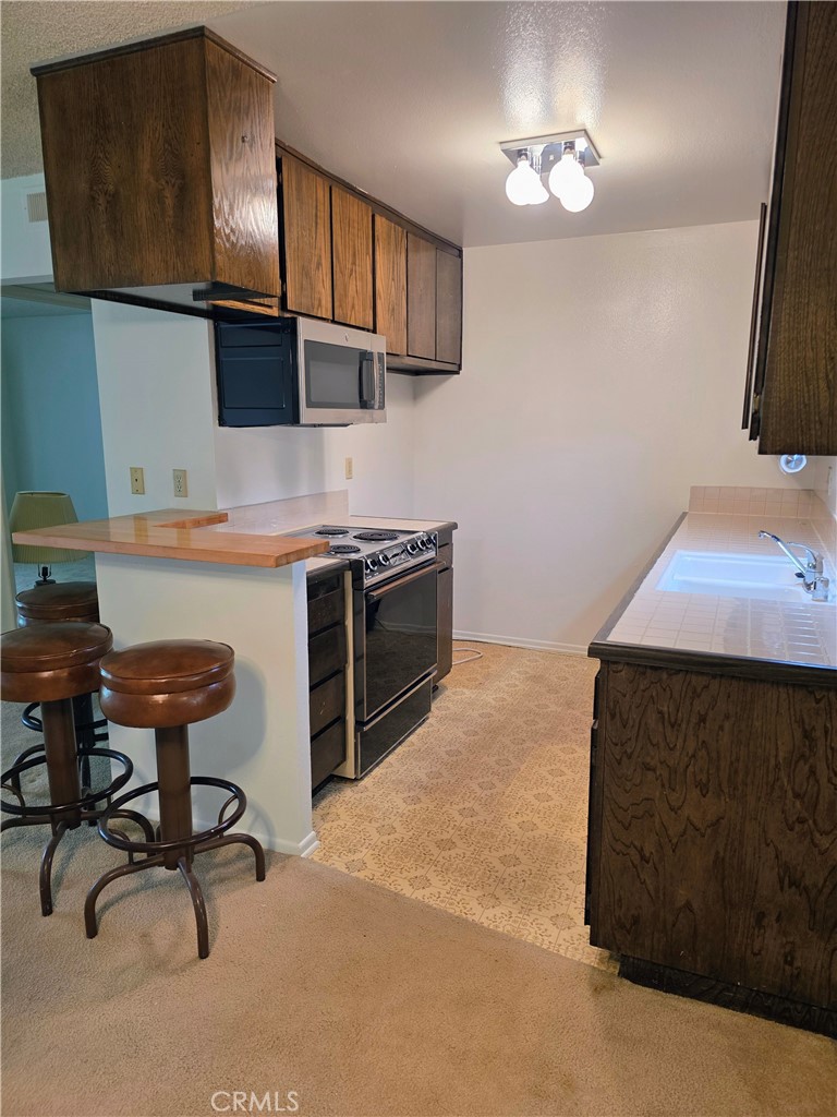 Long Beach, California, 90814, United States, 2 Bedrooms Bedrooms, ,2 BathroomsBathrooms,Residential,For Sale,1949183