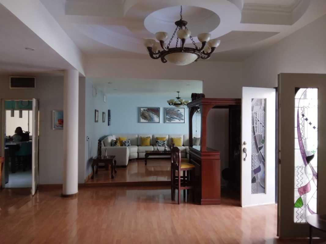 BLVD. LOS GRANDES PINTORES, Torreón, Coahuila de Zaragoza, 27018, Mexico, 3 Bedrooms Bedrooms, ,2 BathroomsBathrooms,Residential,For Sale,BLVD. LOS GRANDES PINTORES,1613654