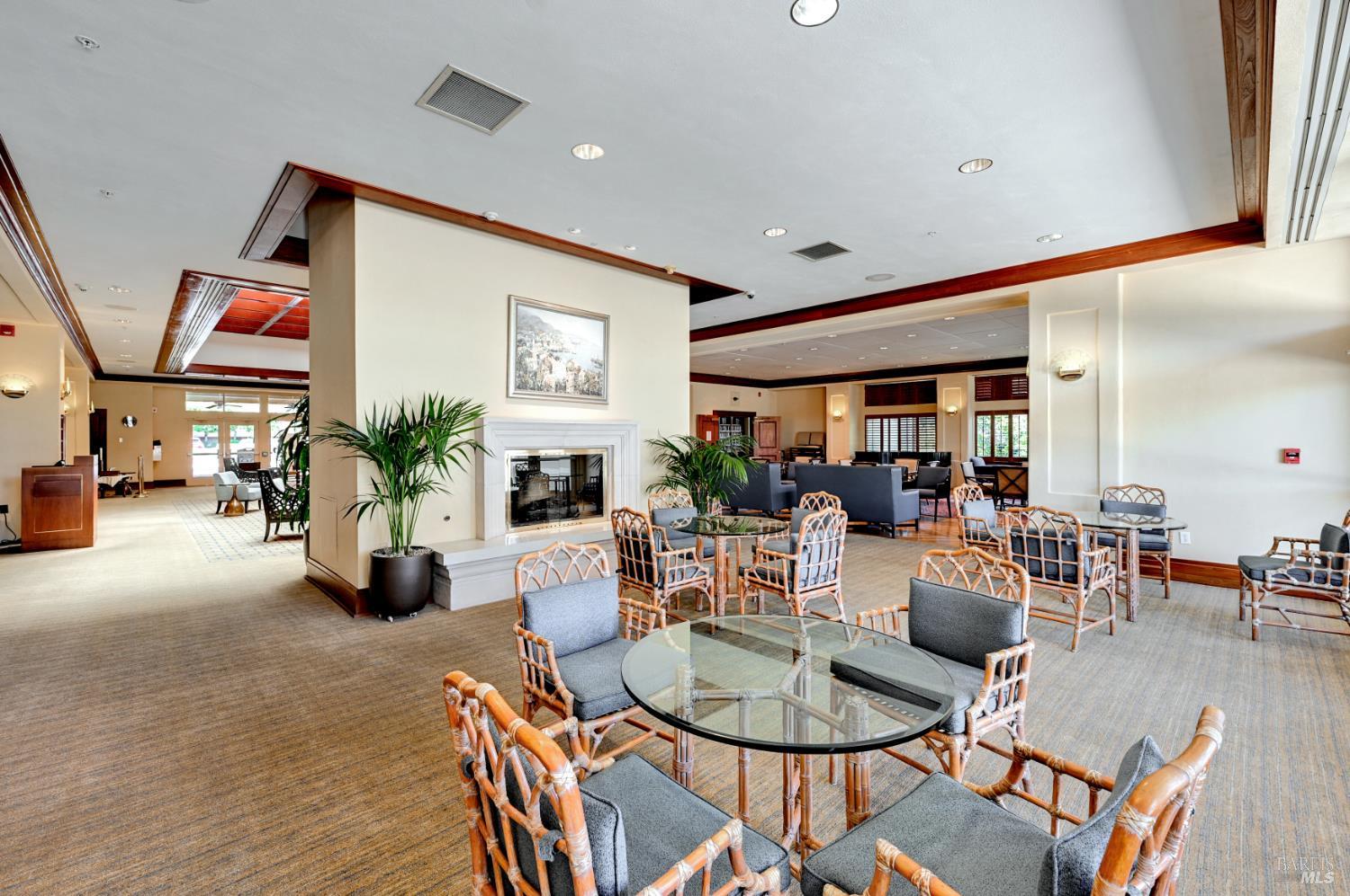 San Rafael, California, 94903, United States, 1 Bedroom Bedrooms, ,2 BathroomsBathrooms,Residential,For Sale,1896555
