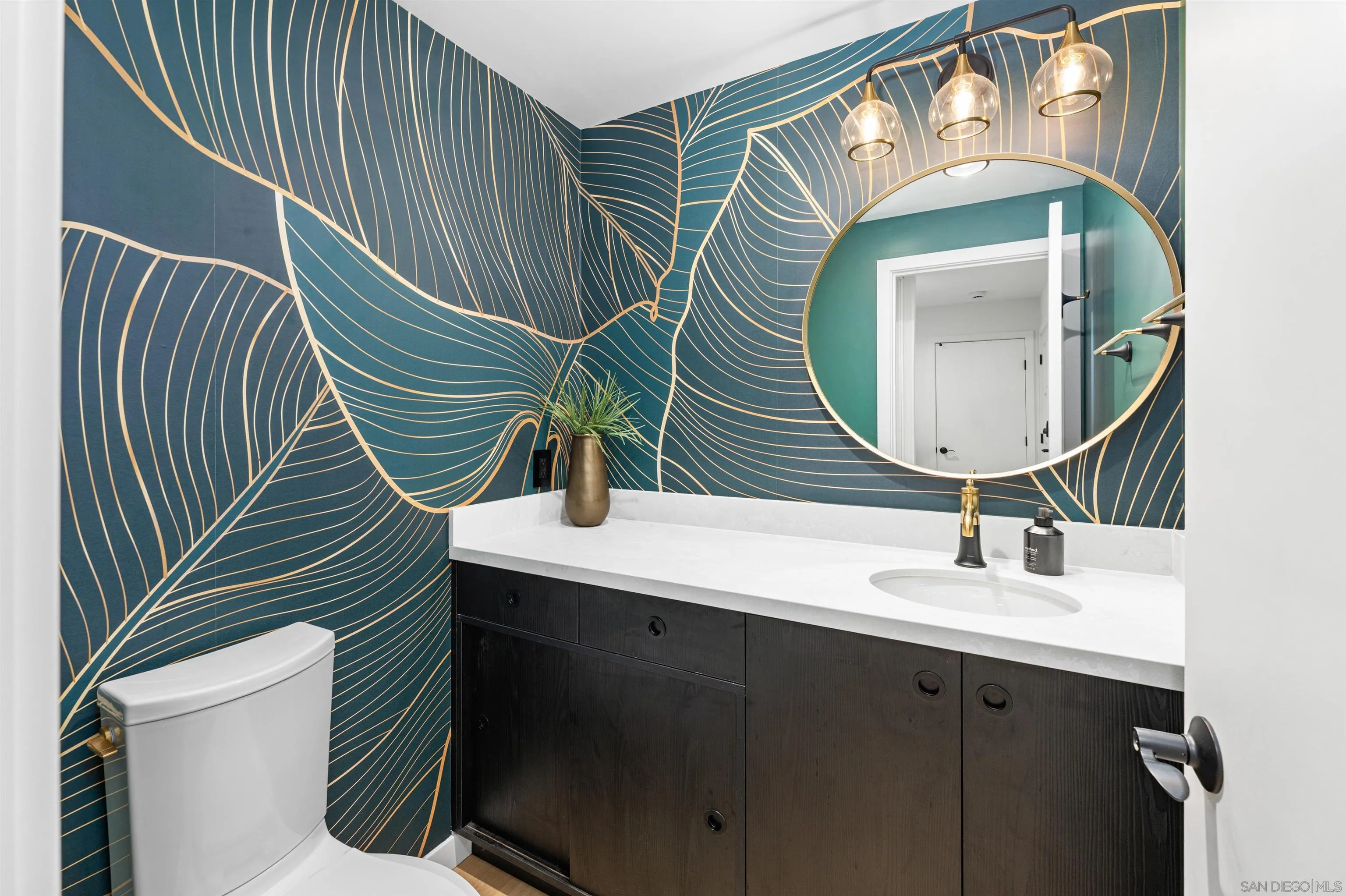 San Diego, California, 92111, United States, 2 Bedrooms Bedrooms, ,3 BathroomsBathrooms,Residential,For Sale,2003271