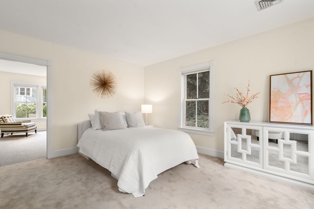 Brookline, Massachusetts, 02445, United States, 2 Bedrooms Bedrooms, ,2 BathroomsBathrooms,Residential,For Sale,1849691