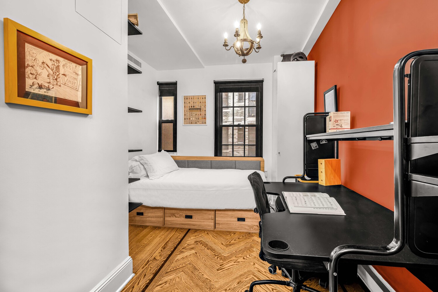 New York City, New York, 10024, United States, 3 Bedrooms Bedrooms, ,3 BathroomsBathrooms,Residential,For Sale,1986311