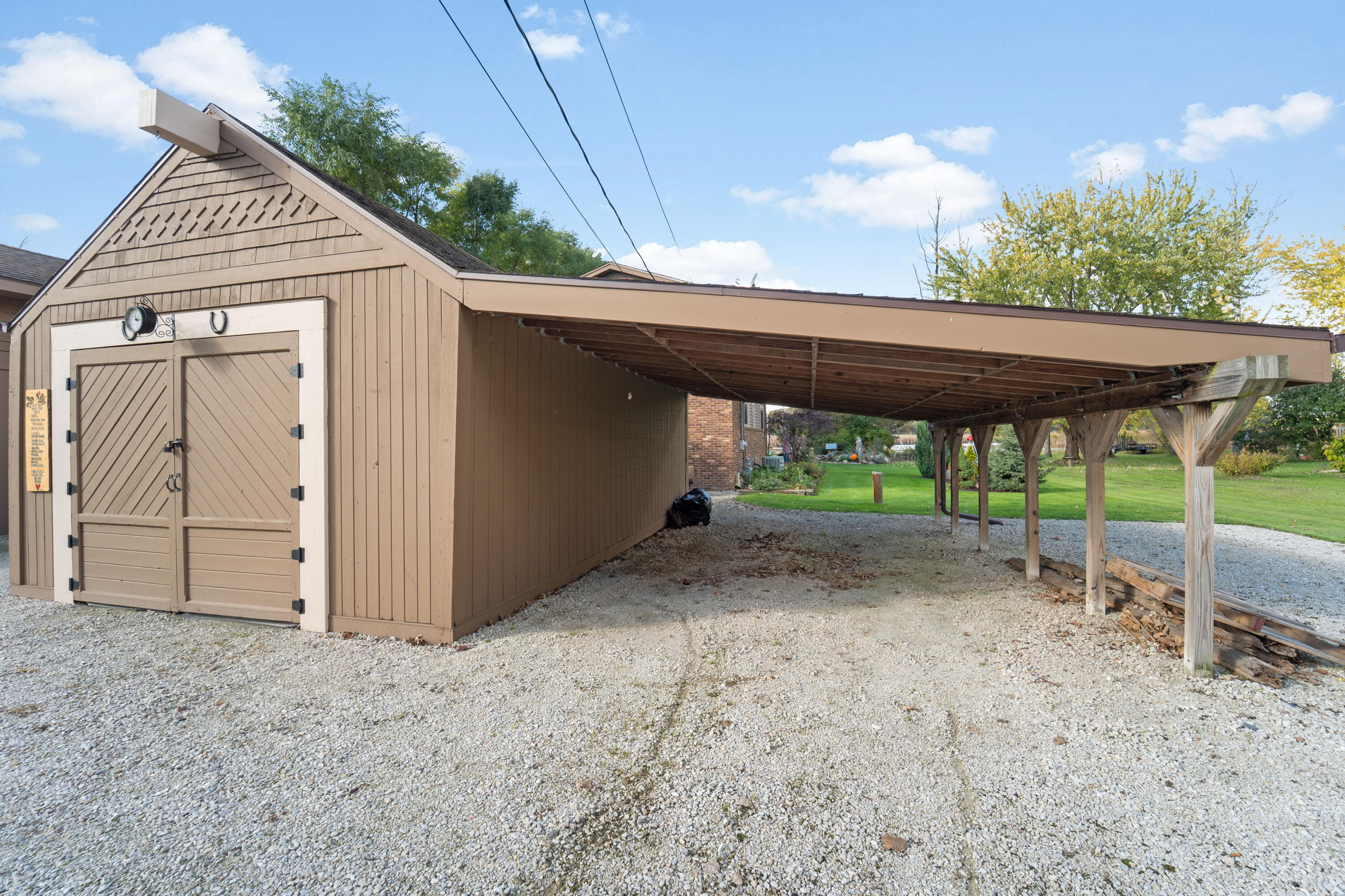 Waterford, Wisconsin, 53185, United States, 2 Bedrooms Bedrooms, ,2 BathroomsBathrooms,Residential,For Sale,1985516