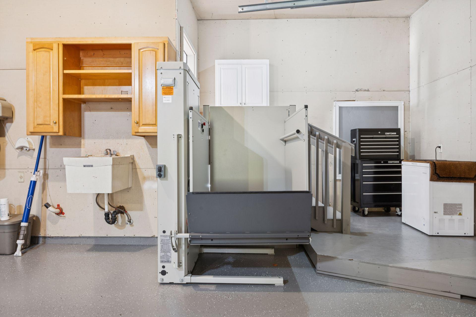 Plymouth, Minnesota, 55447, United States, 5 Bedrooms Bedrooms, ,4 BathroomsBathrooms,Residential,For Sale,1989736