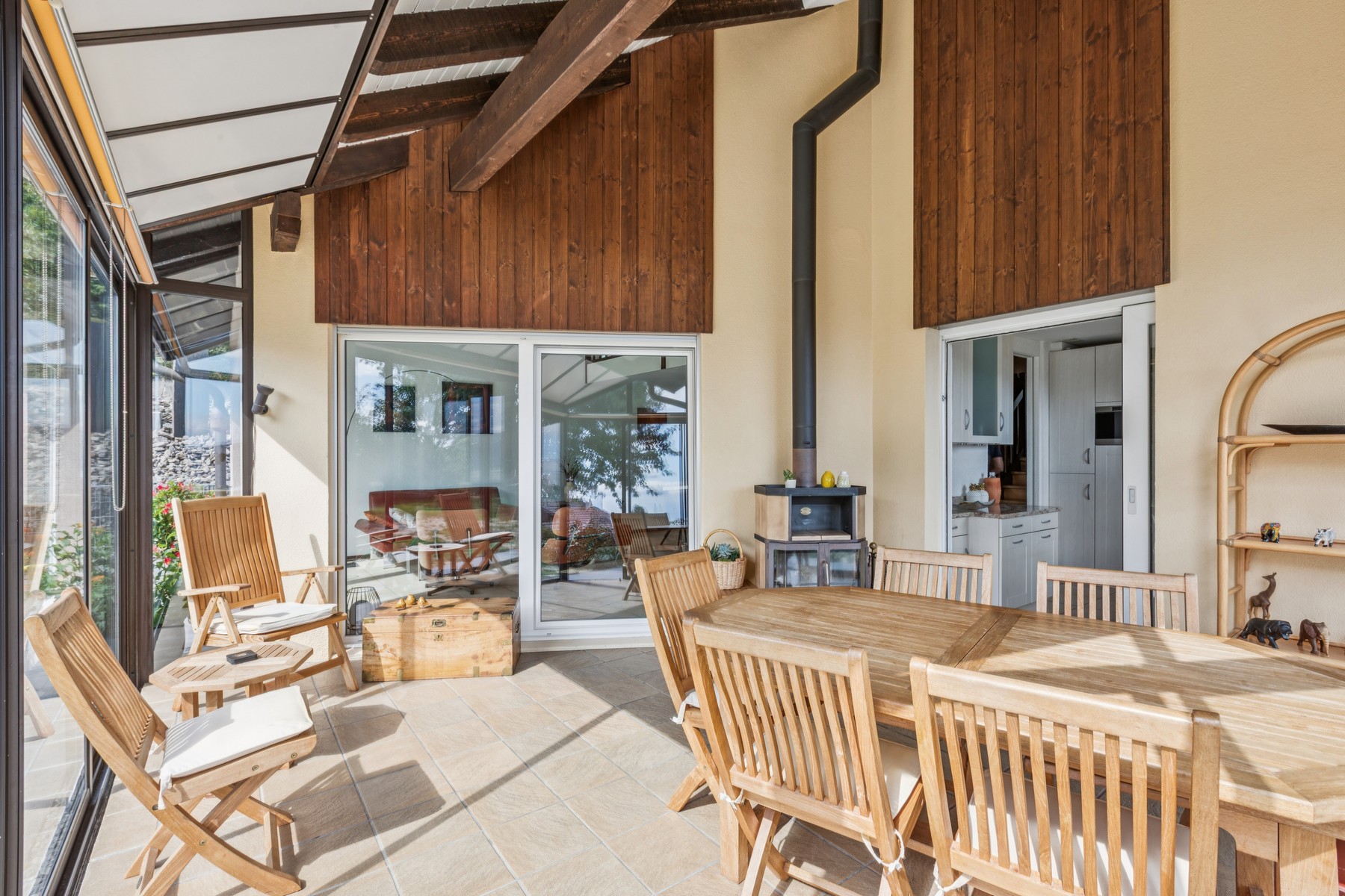  Stunning detached villa with a beautiful garden and 2 enclosed garages - 物件實景