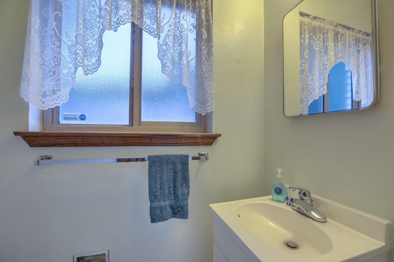 Albuquerque, New Mexico, 87109, United States, 4 Bedrooms Bedrooms, ,3 BathroomsBathrooms,Residential,For Sale,1940496