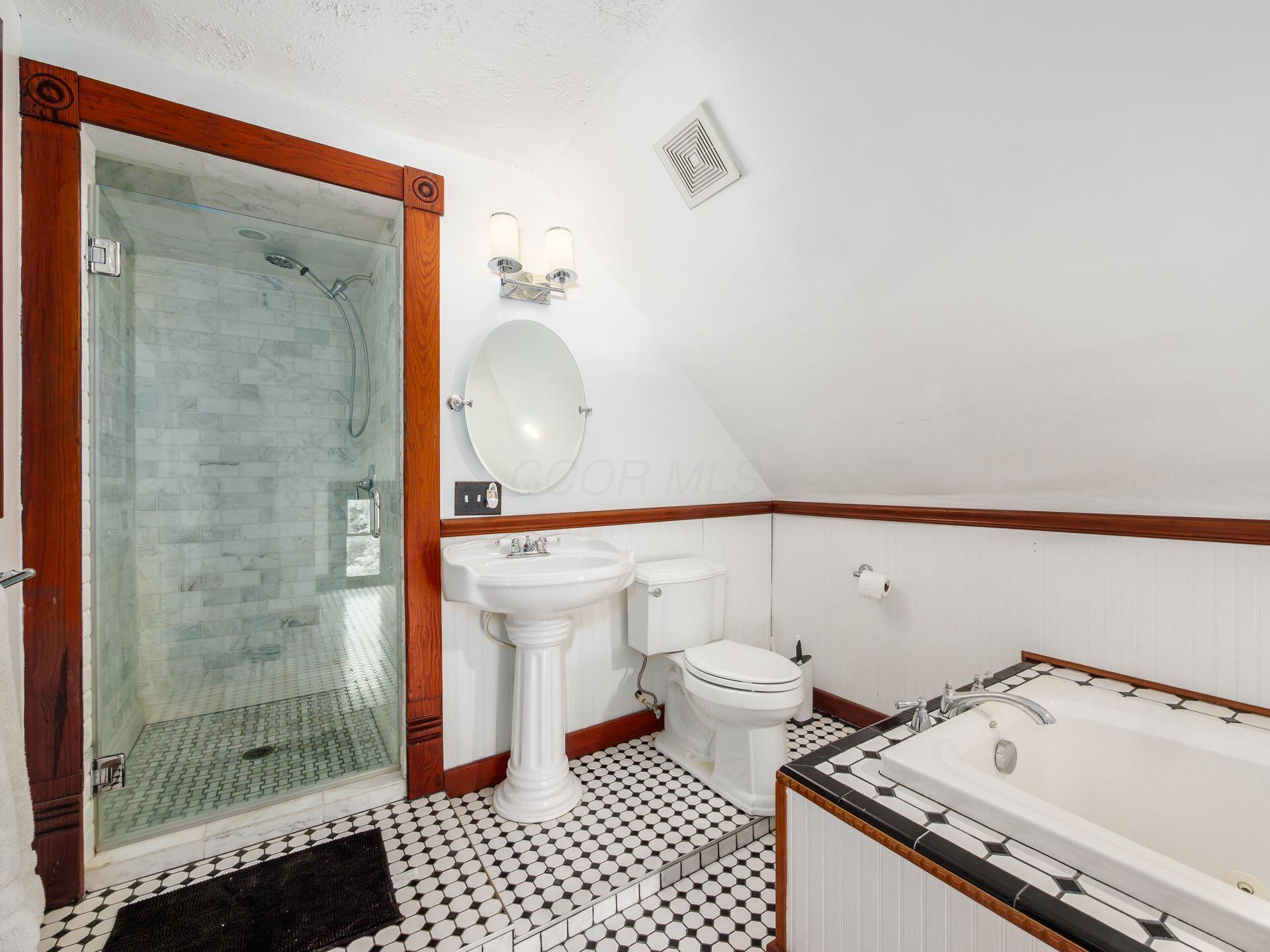 Columbus, Ohio, 43201, United States, 3 Bedrooms Bedrooms, ,4 BathroomsBathrooms,Residential,For Sale,1858166