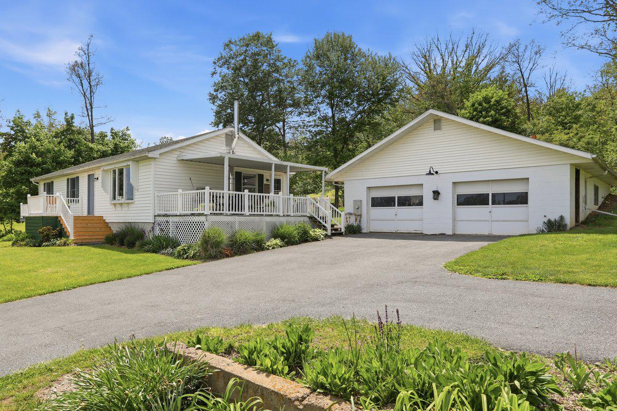 Hedgesville, West Virginia, 25427, United States, 3 Bedrooms Bedrooms, ,1 BathroomBathrooms,Residential,For Sale,2019331