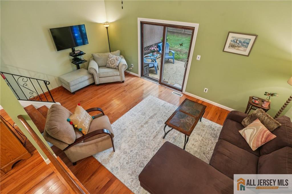 Edison, New Jersey, 08820, United States, 2 Bedrooms Bedrooms, ,2 BathroomsBathrooms,Residential,For Sale,1925954