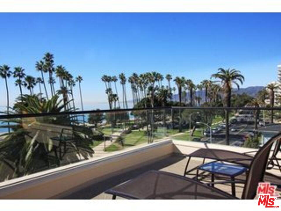 Santa Monica, California, 90402, United States, 2 Bedrooms Bedrooms, ,2 BathroomsBathrooms,Residential,For Sale,1901318