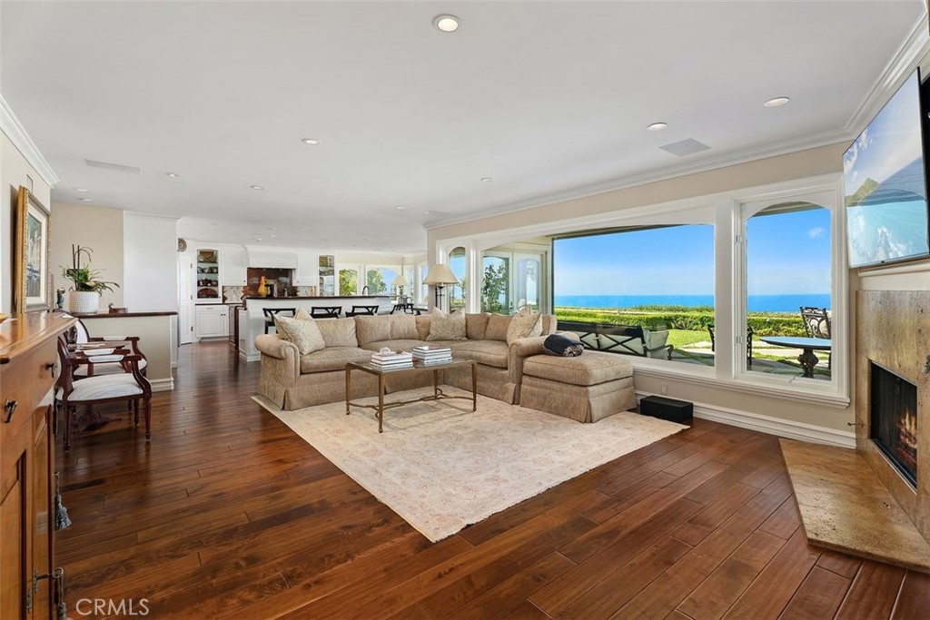 Corona del Mar, California, 92625, United States, 5 Bedrooms Bedrooms, ,5 BathroomsBathrooms,Residential,For Sale,1918419