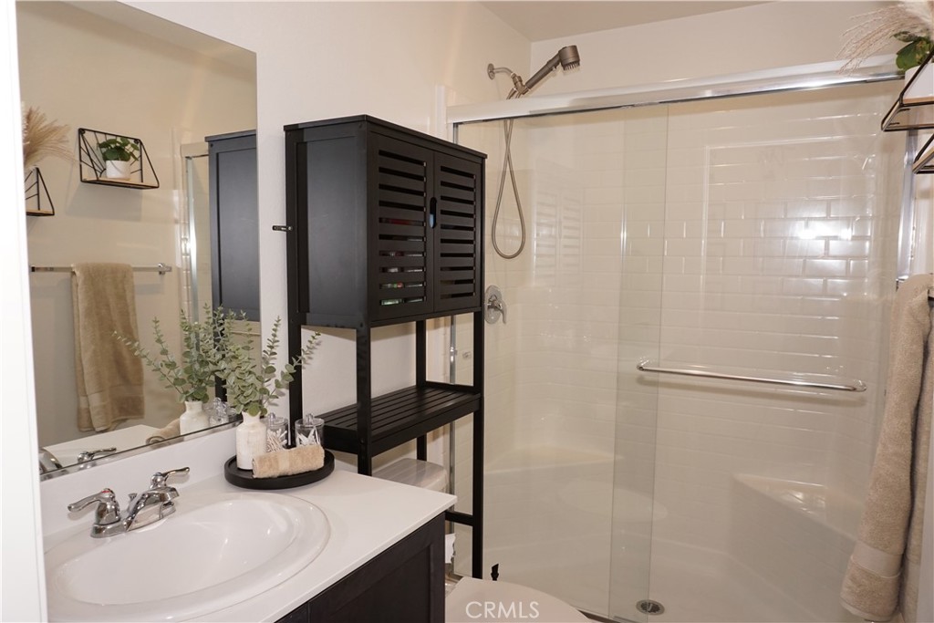 Hemet, California, 92543, United States, 5 Bedrooms Bedrooms, ,3 BathroomsBathrooms,Residential,For Sale,1826909