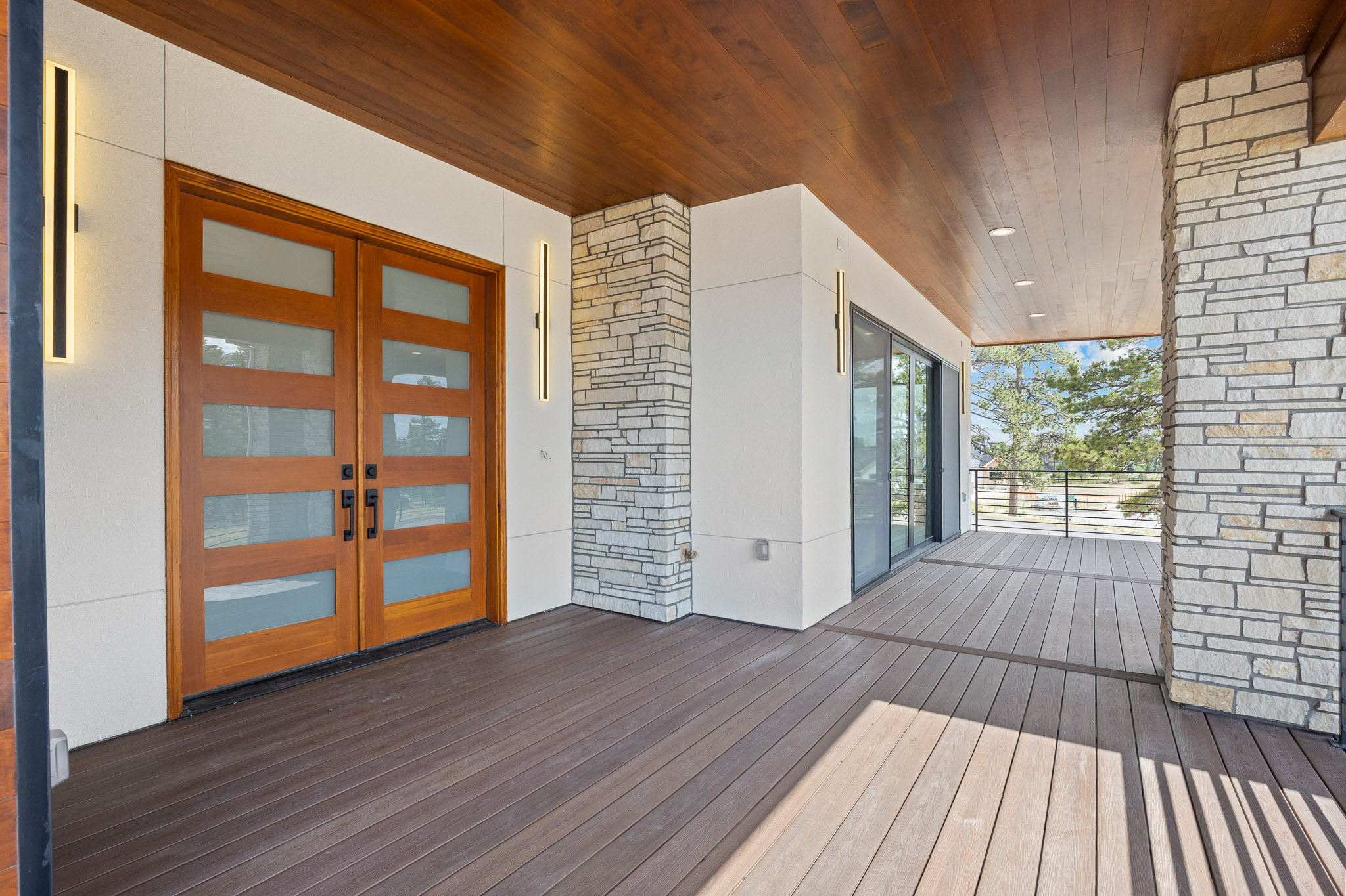  Designed to live beautifully from front to back - 物件實景