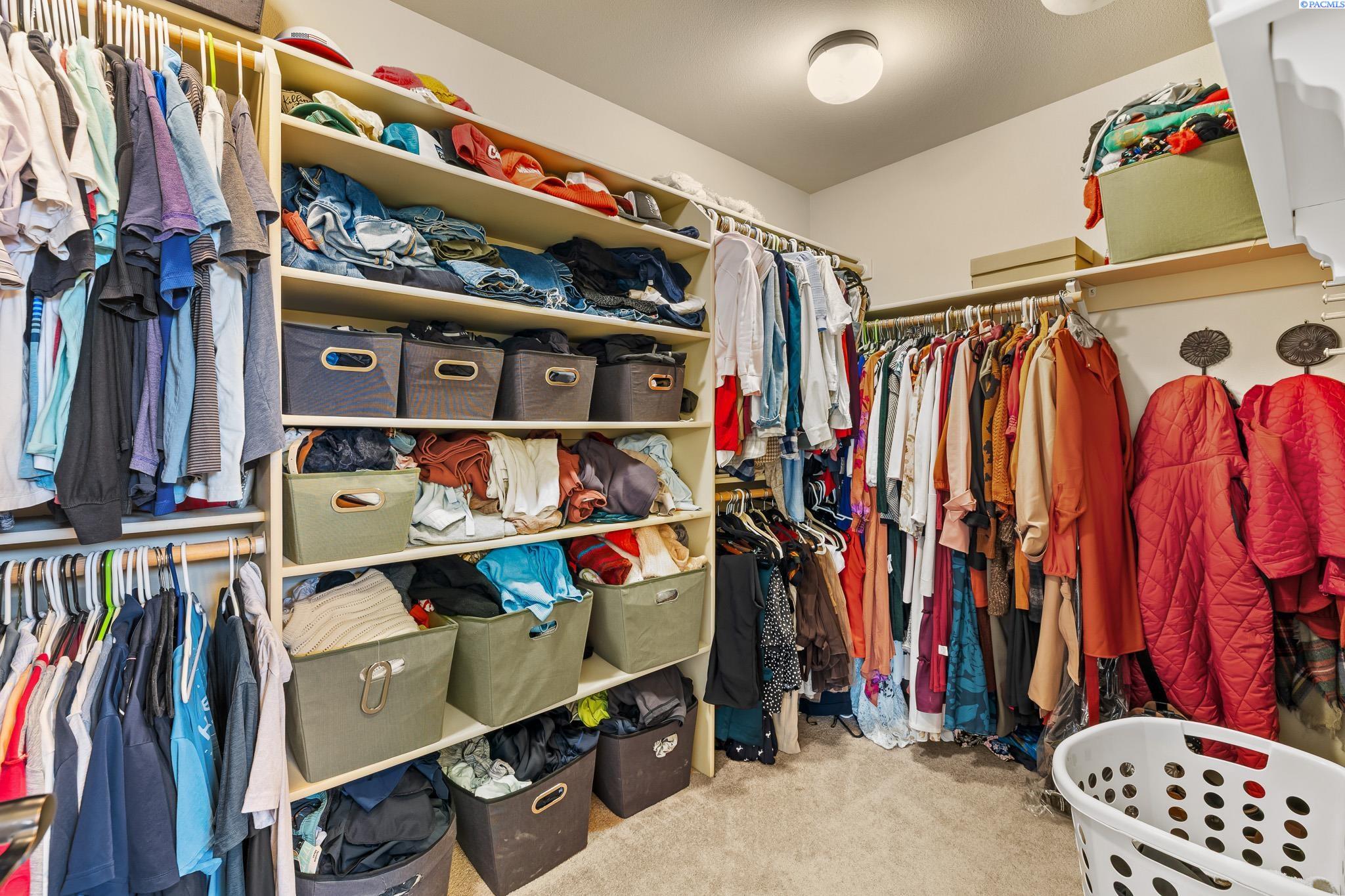 Kennewick, Washington, 99338, United States, 4 Bedrooms Bedrooms, ,3 BathroomsBathrooms,Residential,For Sale,1982934