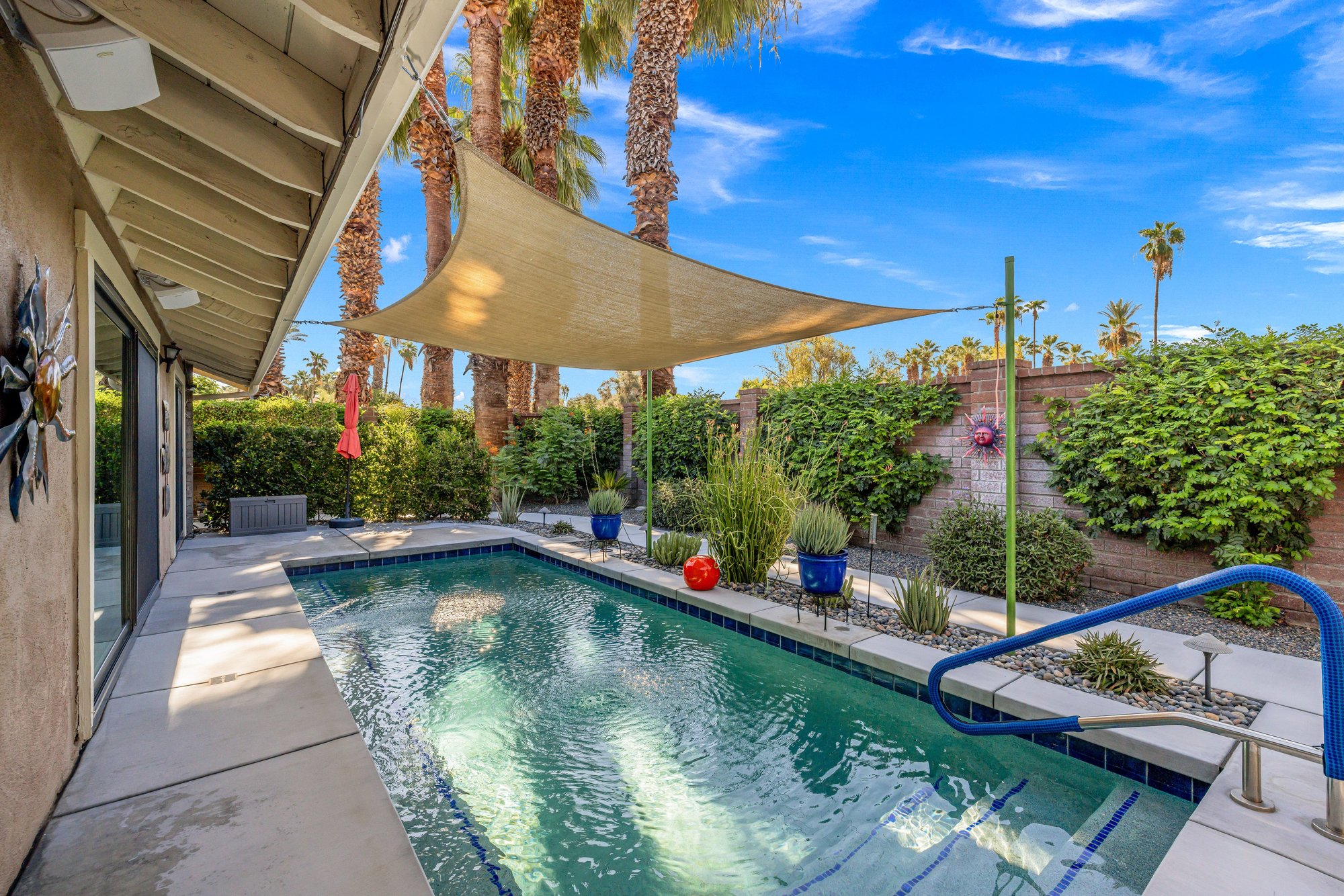  Rare Private Pool Retreat in Monterey CC - 物件實景