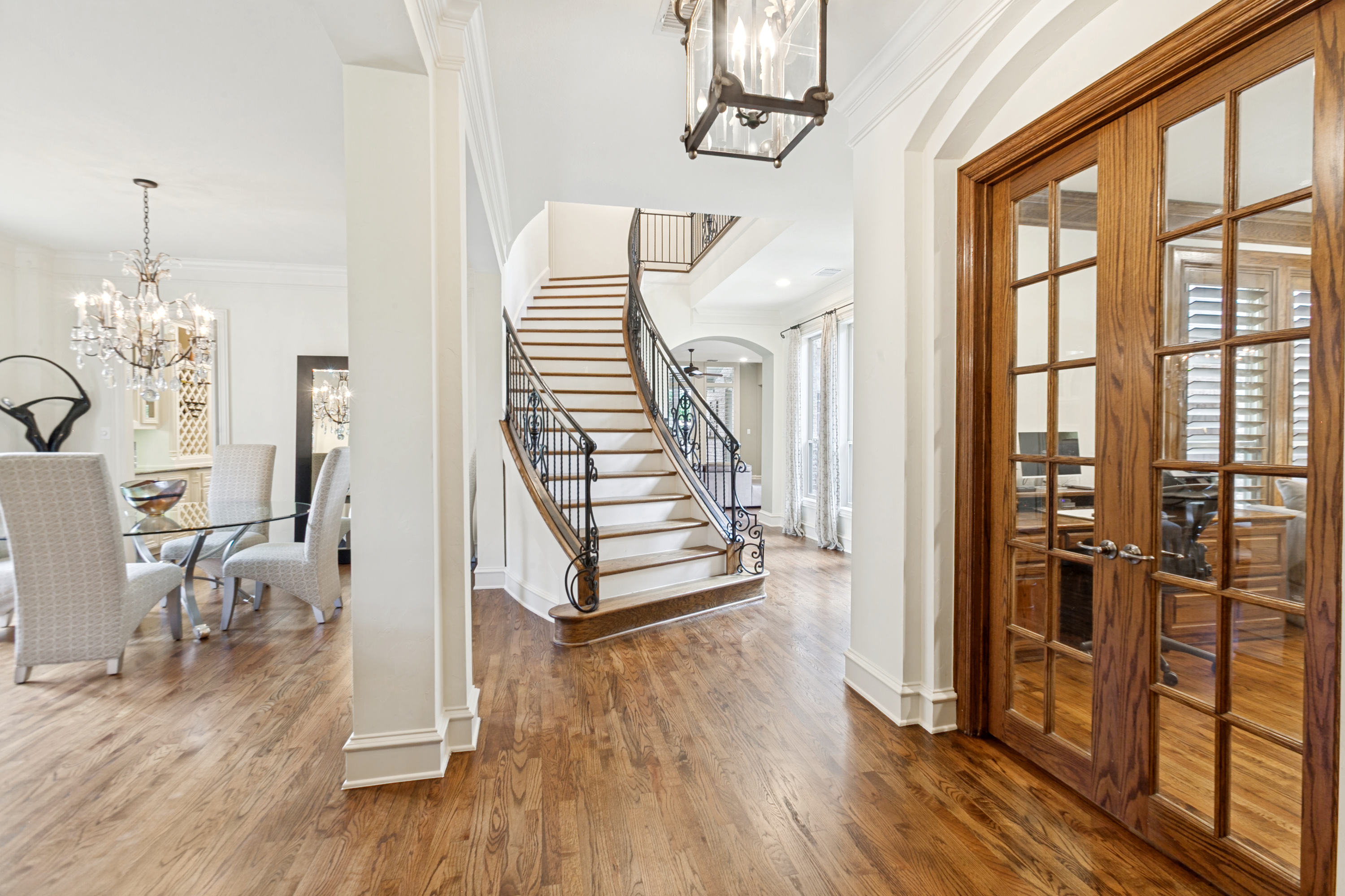  Preston Hollow 5-Bedroom Home with Pool, 2 Offices, and First-Floor Primary - 物件實景