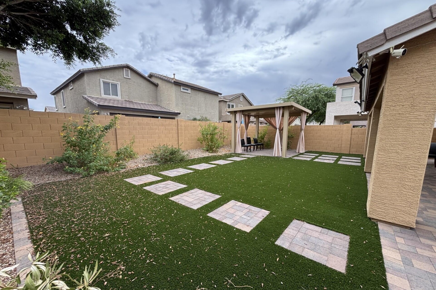  2239 E Bowker Street  Phoenix, AZ - 物件實景