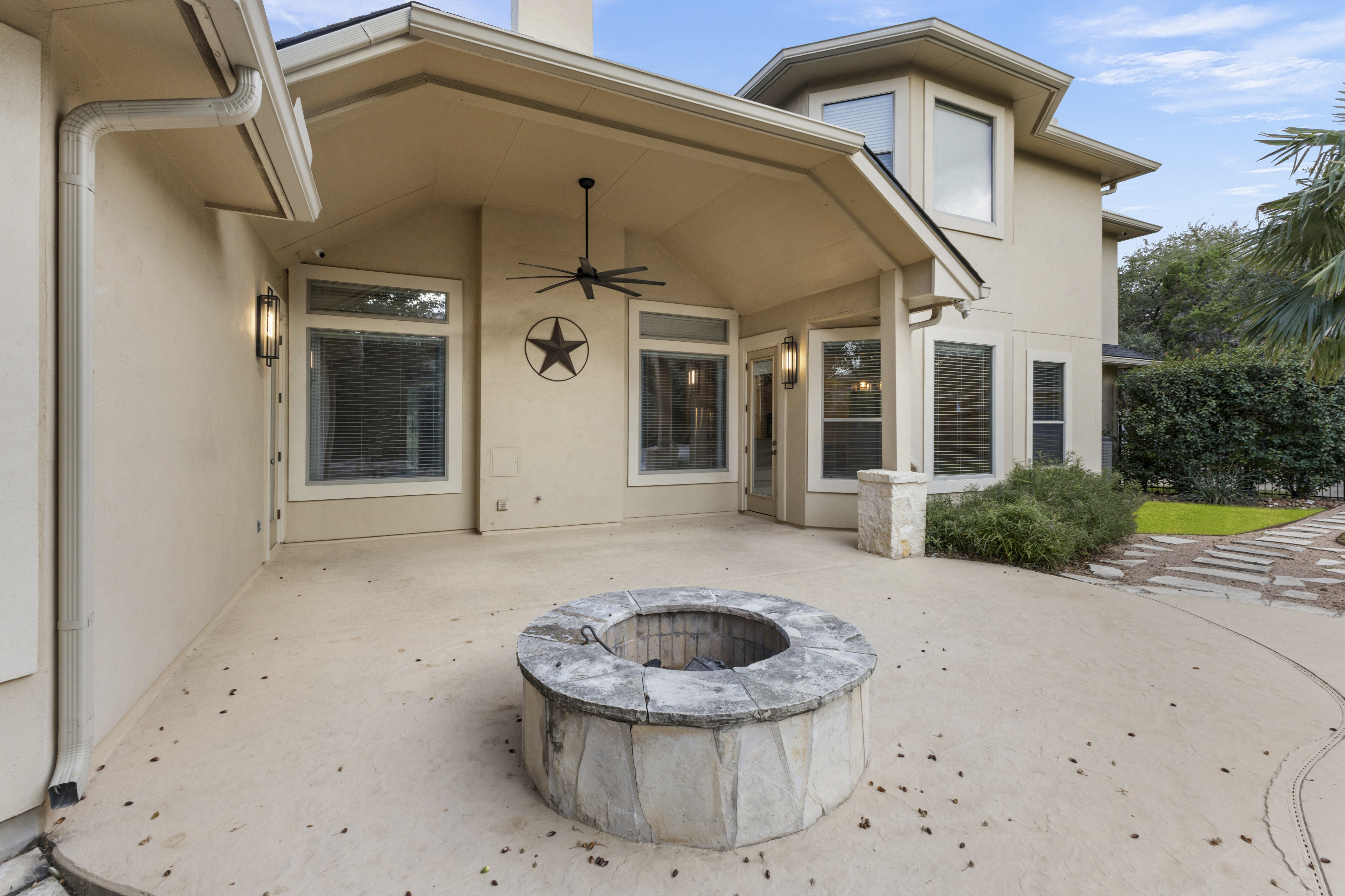  Private 5 Bedroom Oasis with Pool  Heights of Stone Oak - 物件實景