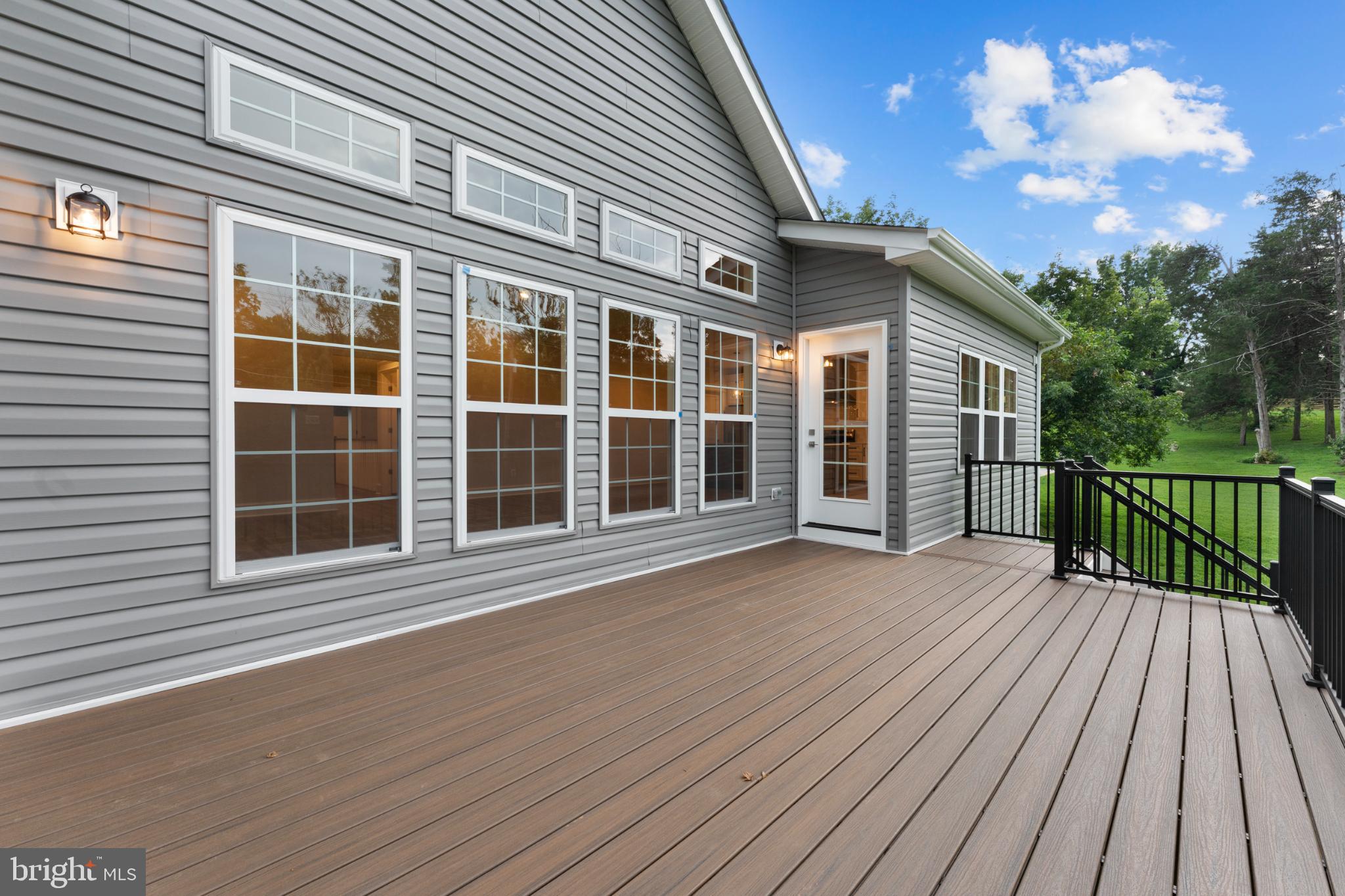 Warrenton, Virginia, 20187, United States, 5 Bedrooms Bedrooms, ,5 BathroomsBathrooms,Residential,For Sale,1977329