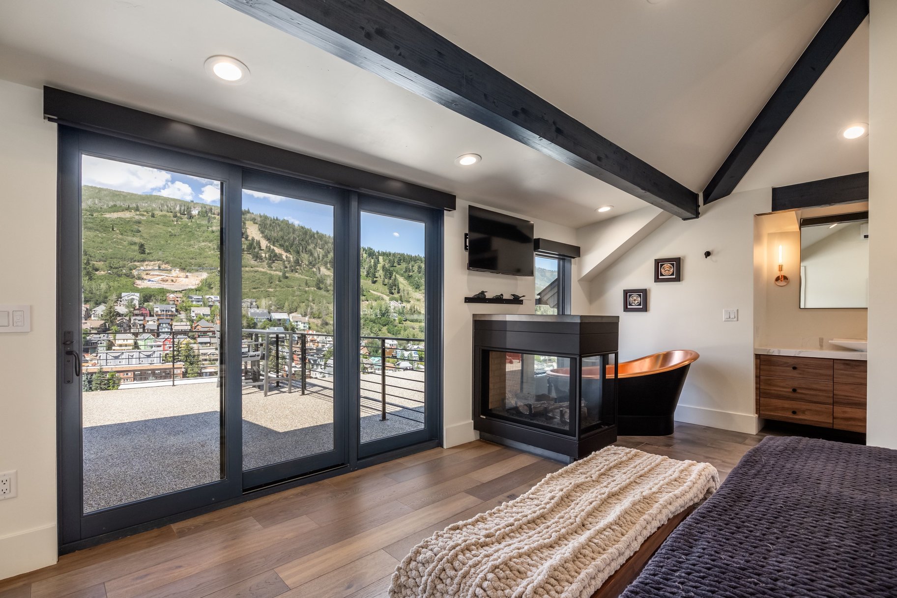  Mountain Modern Masterpiece with Sweeping Old Town and Ski Area Views - 物件實景