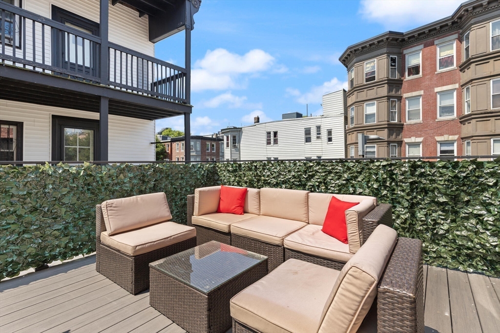 Boston, Massachusetts, 02128, United States, 2 Bedrooms Bedrooms, ,2 BathroomsBathrooms,Residential,For Sale,1925542