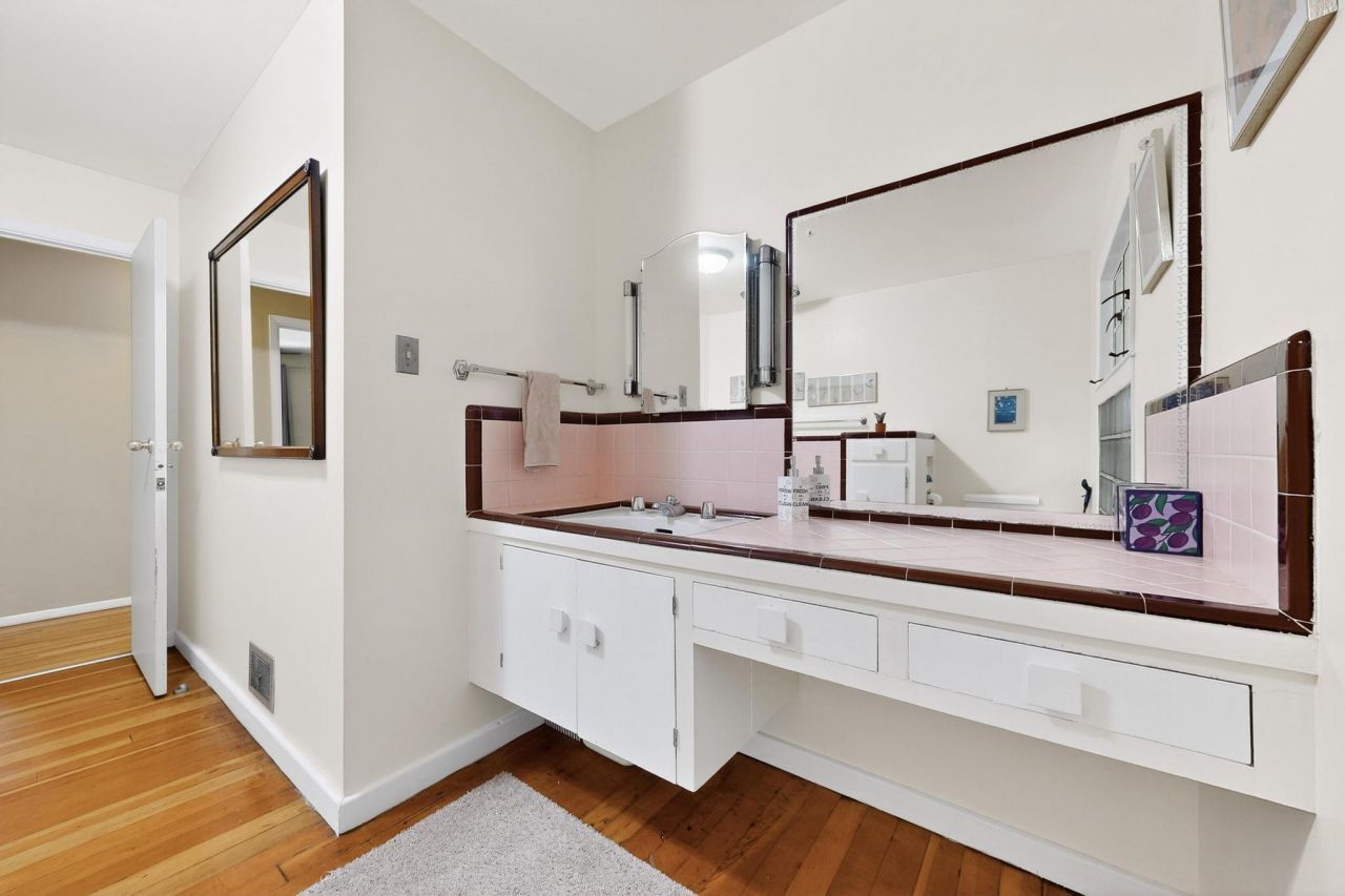 Albuquerque, New Mexico, 87107, United States, 4 Bedrooms Bedrooms, ,3 BathroomsBathrooms,Residential,For Sale,1917384