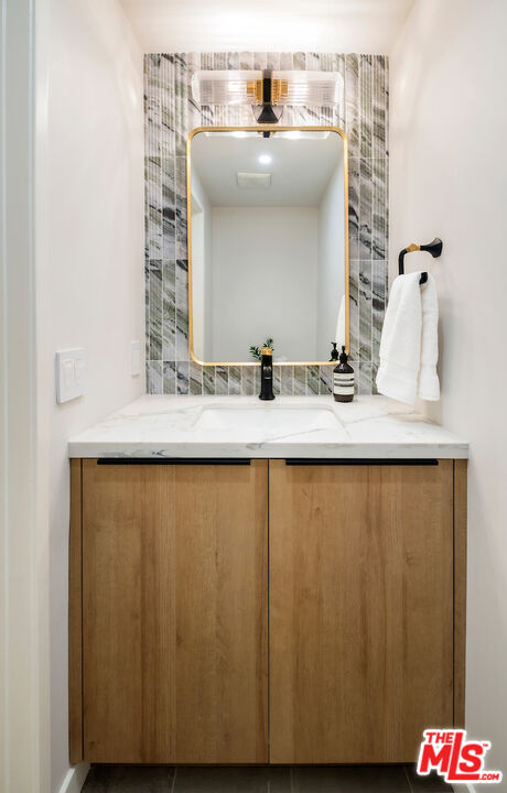 Santa Monica, California, 90403, United States, 2 Bedrooms Bedrooms, ,3 BathroomsBathrooms,Residential,For Sale,1986482