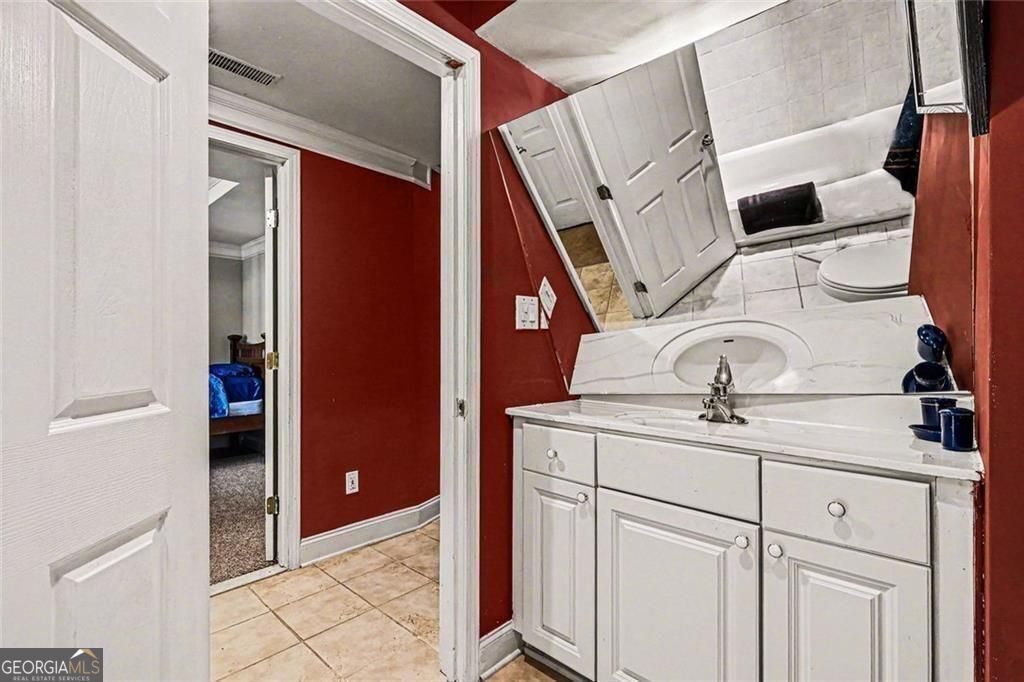 Atlanta, Georgia, 30331, United States, 6 Bedrooms Bedrooms, ,5 BathroomsBathrooms,Residential,For Sale,2036323